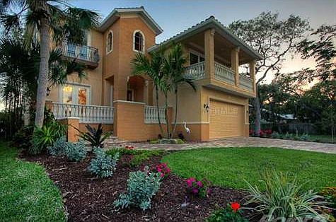2nd image of 815 Laguna Dr