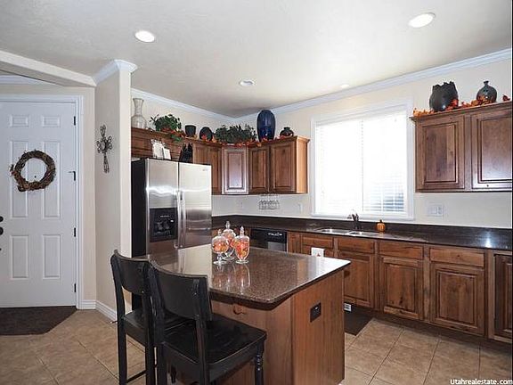 3rd image of 2979 S Tower Hill Way