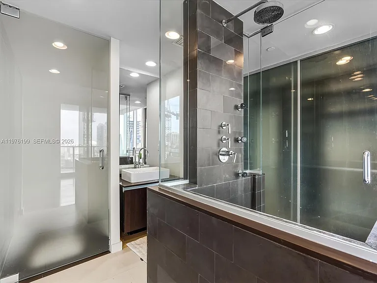 1040 Biscayne Blvd #1107 — Photo 26
