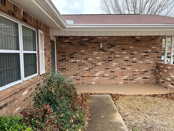 2nd image of 303A Manor Dr