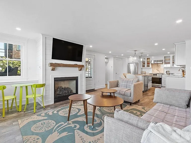25 Atlantic Ave #2 — Photo 4