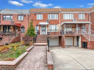 62-23 69th Ln, Middle Village, NY 11379
