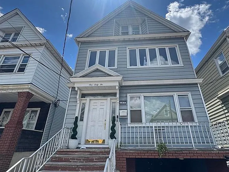 162 W 9th St — Photo 16