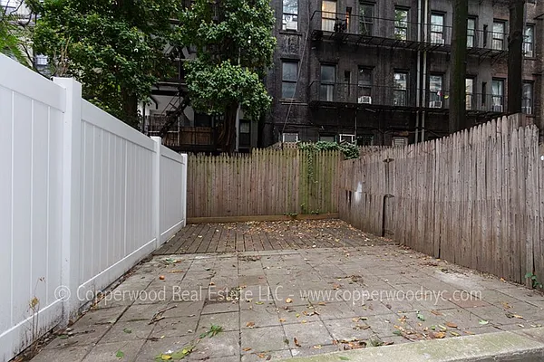 Rented by Copperwood Real Estate | media 18