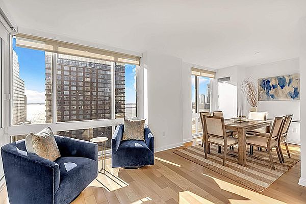 1st image of 211 N End Ave APT 3K