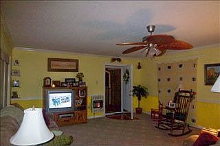 4th image of 600 Holland Hill Dr