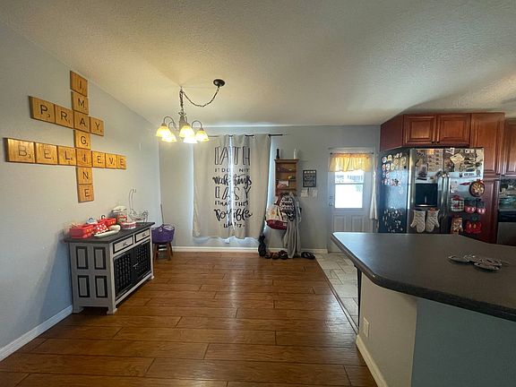 4th image of 880 Hyde Park Cir W #154