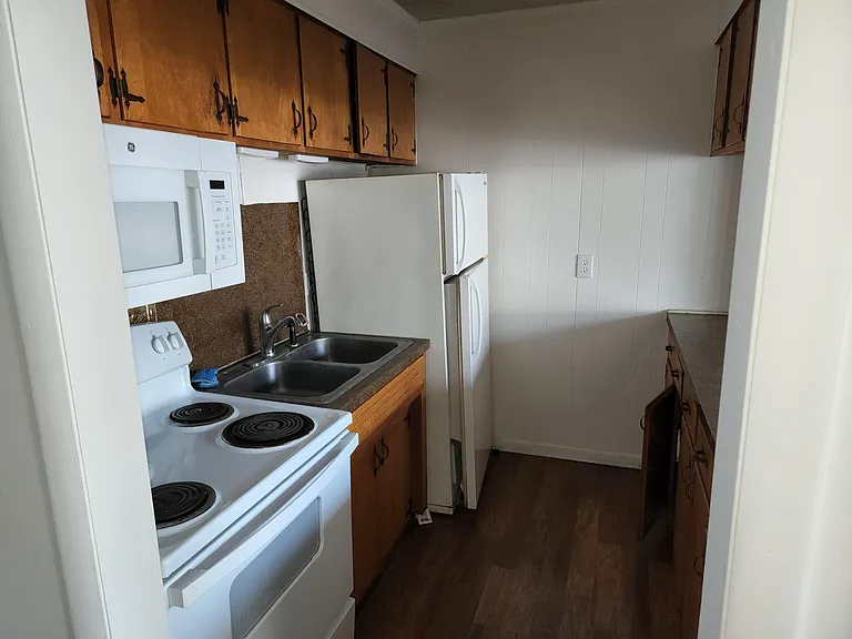309 W Main St #8 — Photo 8