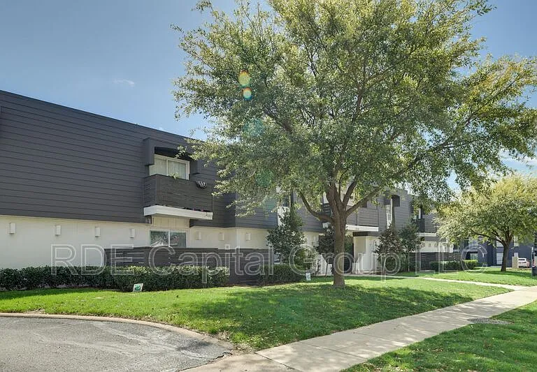 2816 Throckmorton St #7 — Photo 16