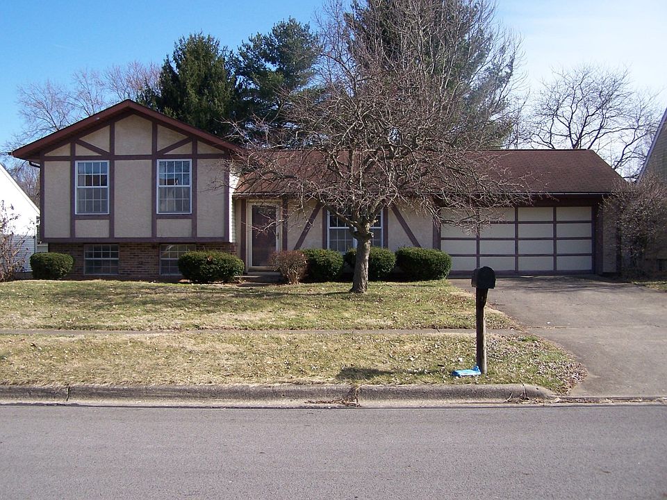 1st image of 242 Williamsburg Ln