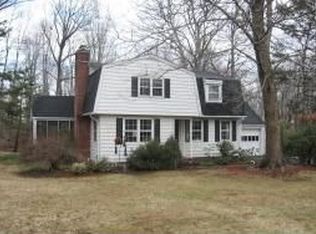 63 Woodstone Rd, Basking Ridge, NJ 07920