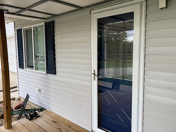 3rd image of 10041 Wildflower Dr