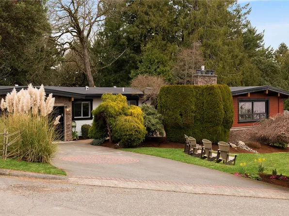 4988 Georgia Park Ter, Saanich, BC V8Y 2B9