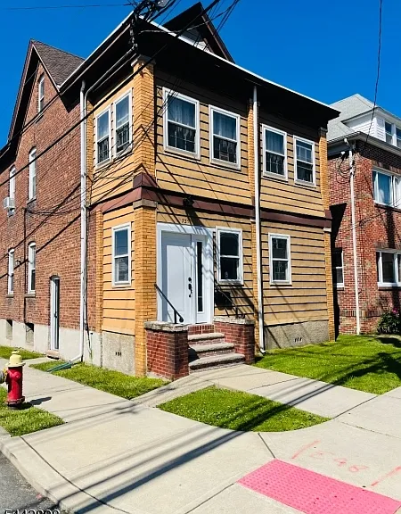 735 Van Houten Ave — Photo 1