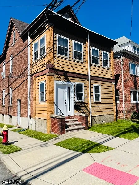 735 Van Houten Ave