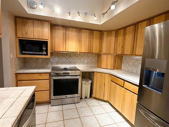 4th image of 2205 Zuni Dr