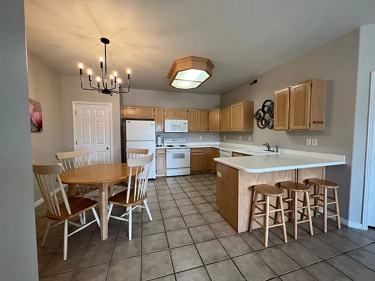 345 N Belmont Pl #140 — Photo 3
