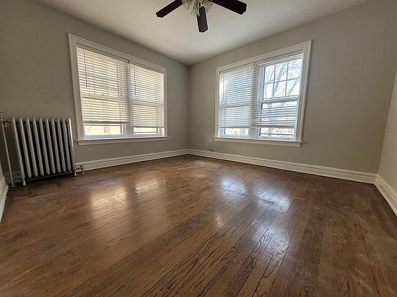 4th image of 1621 W Thome Ave