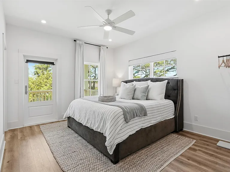 4712 Avenue Q — Photo 15