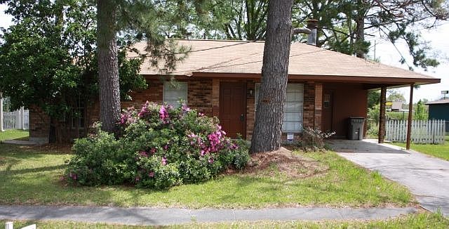 1st image of 308 Cypress Dr