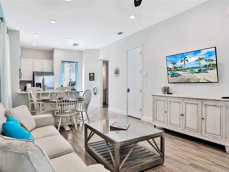 8038 Surf St — Photo 2