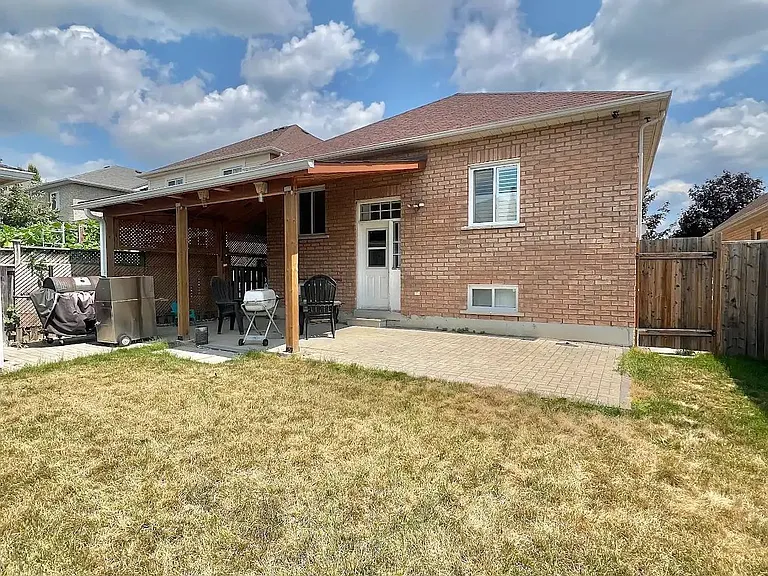 88 Baycliffe Dr — Photo 28