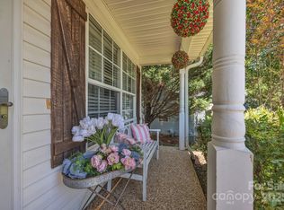 1912 8th St SE, Hickory, NC 28602
