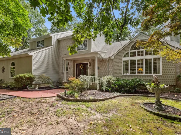 4 Moore Ter, Cape May Court House, NJ 08210