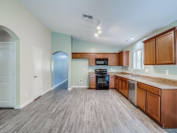 3rd image of 109 N 86th Ln