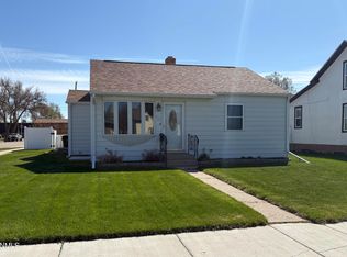 824 4th Ave W, Williston, ND 58801