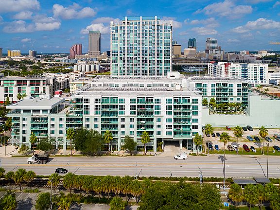 3rd image of 912 Channelside Dr Unit 2402