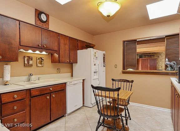 3rd image of 9734 Kedvale Ave