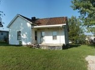 319 Garrett Ave, Irvine, KY 40336