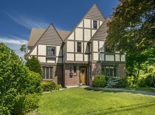 10 Byron Ln, Larchmont, NY 10538