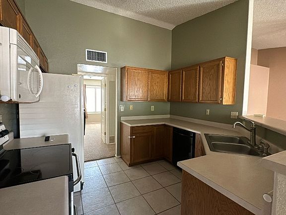 5th image of 2851 Golden Eagle Dr