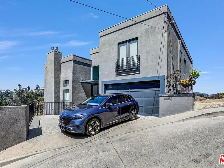 6852 Woody Trl — Photo 2