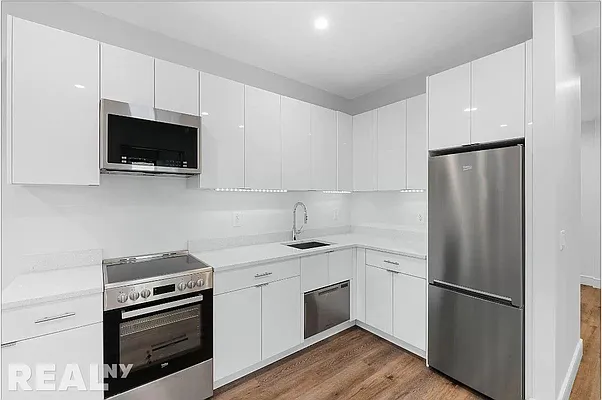 Rented by REAL New York | media 15