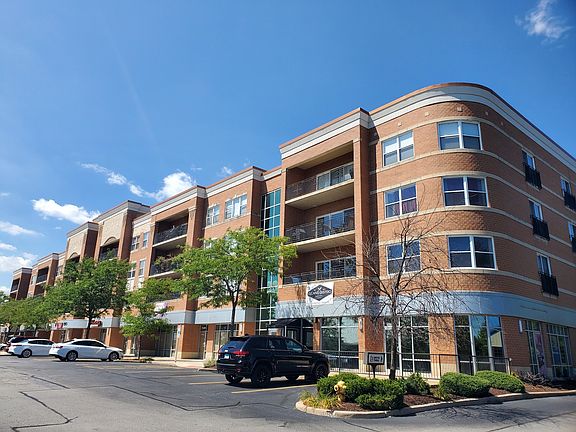 3rd image of 7050 183rd St Unit 206