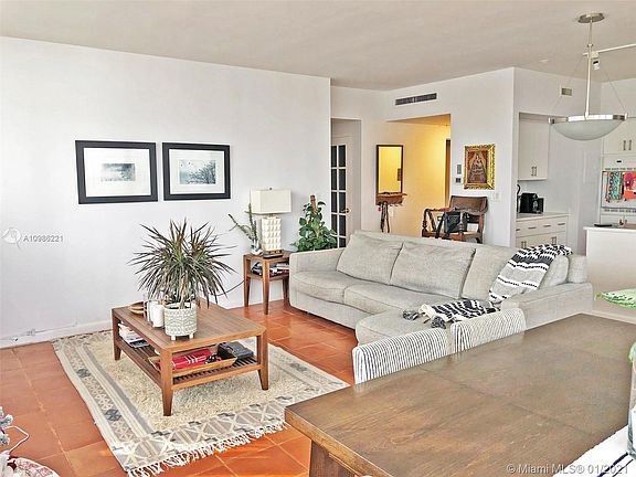 3rd image of 2121 N Bayshore Dr APT 1201