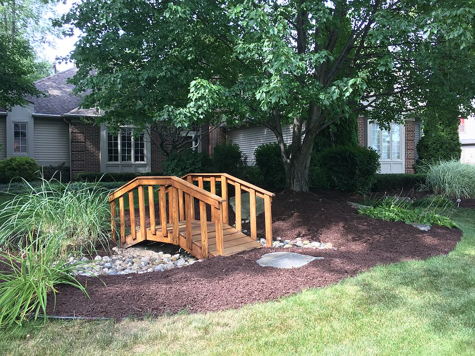 2nd image of 1970 Bridge Pointe Dr