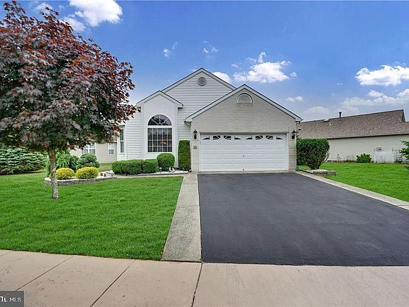 2nd image of 11 Winterton Dr
