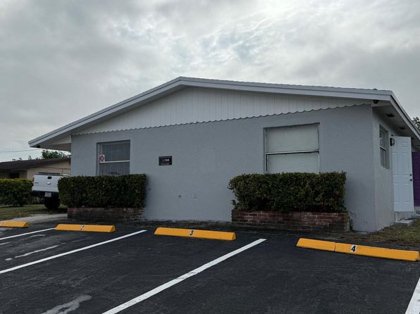 2880 SW 1st St APT 4