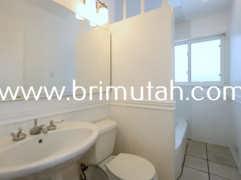 5856 S 157 W — Photo 12
