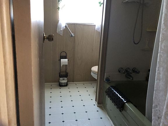 5th image of 47 Kelly Dr