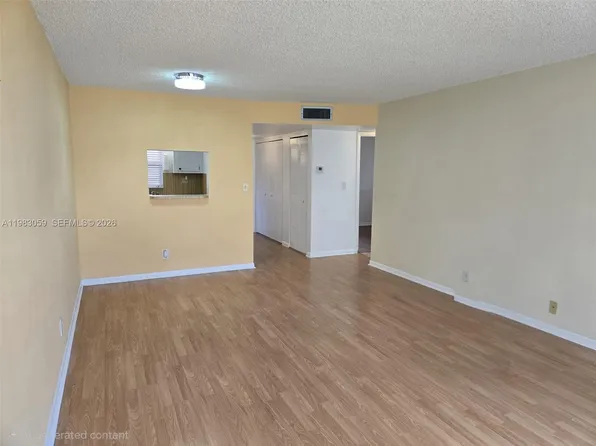 9261 Sunrise Lakes Blvd APT 201, Sunrise, FL 33322