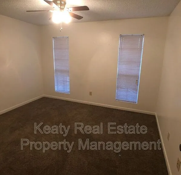 102A Country Ln — Photo 13