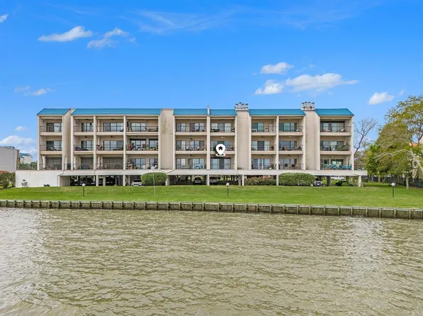 351 Lakeside Ln APT 104, Houston, TX 77058