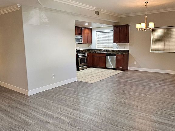 3rd image of 5719 Camellia Ave Unit 102
