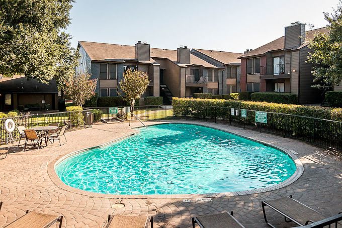 Welcome to Hunter's Glen!
Where city living meets serenity!
Take a dip in our sparkling pool!