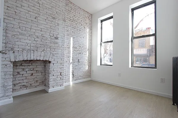 Rented by Dynamik Realty | media 12